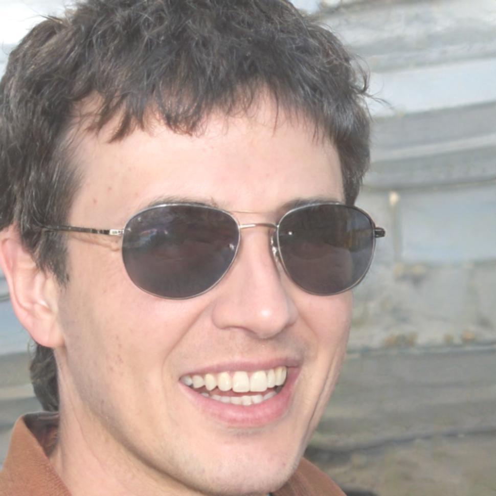 Ritratto professionale di Ettore Valenti
